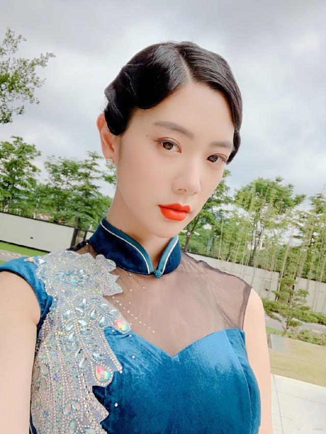 伊人app淫直播入口